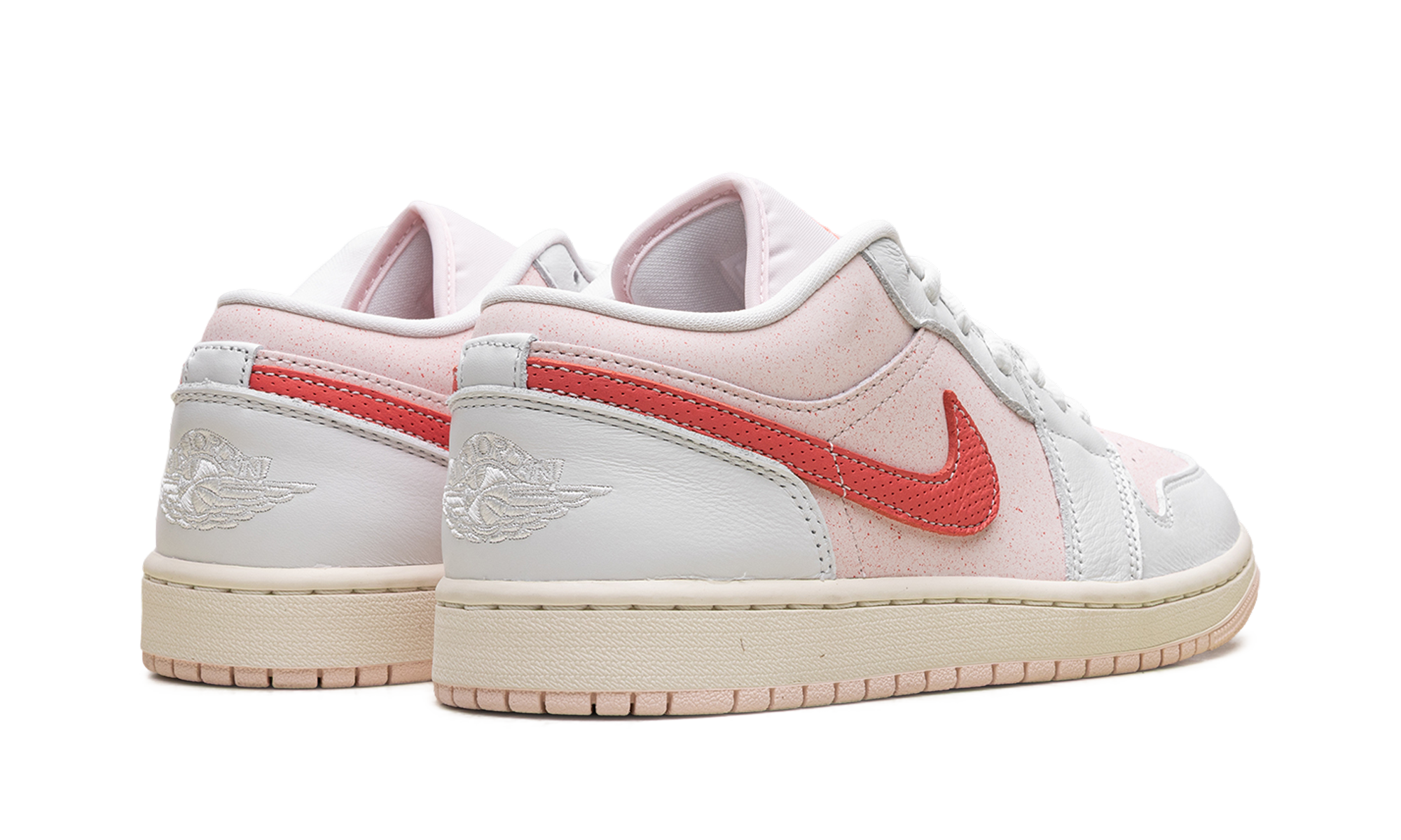 Air Jordan 1 Low Women "Strawberry Milkshake"