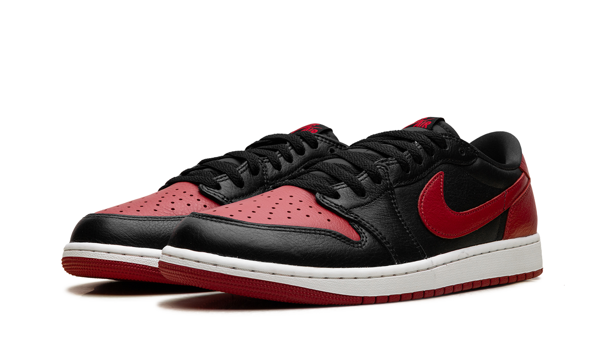 Air Jordan 1 RETRO Low OG "Banned (2026)"