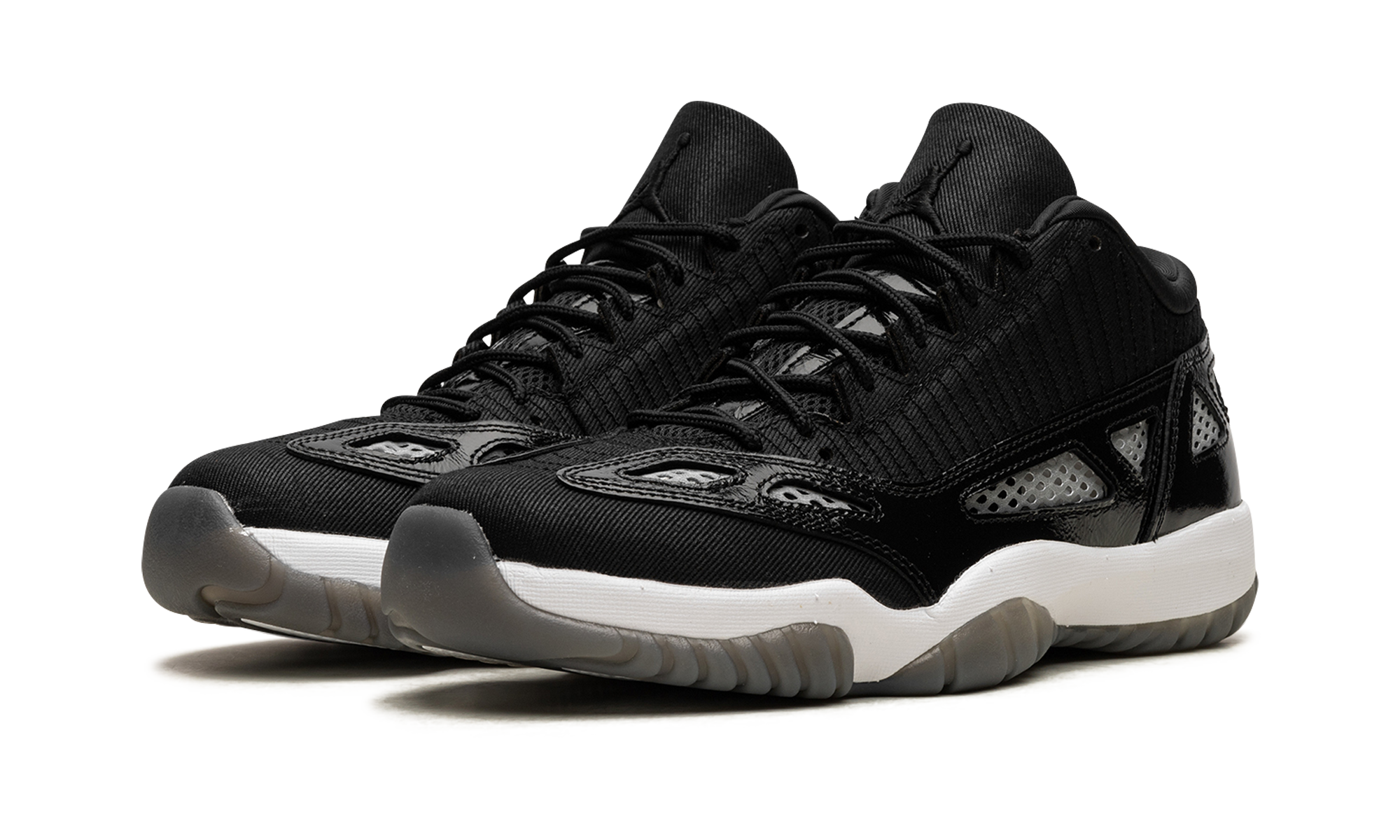 Air Jordan 11 Low Ie "Black/white"