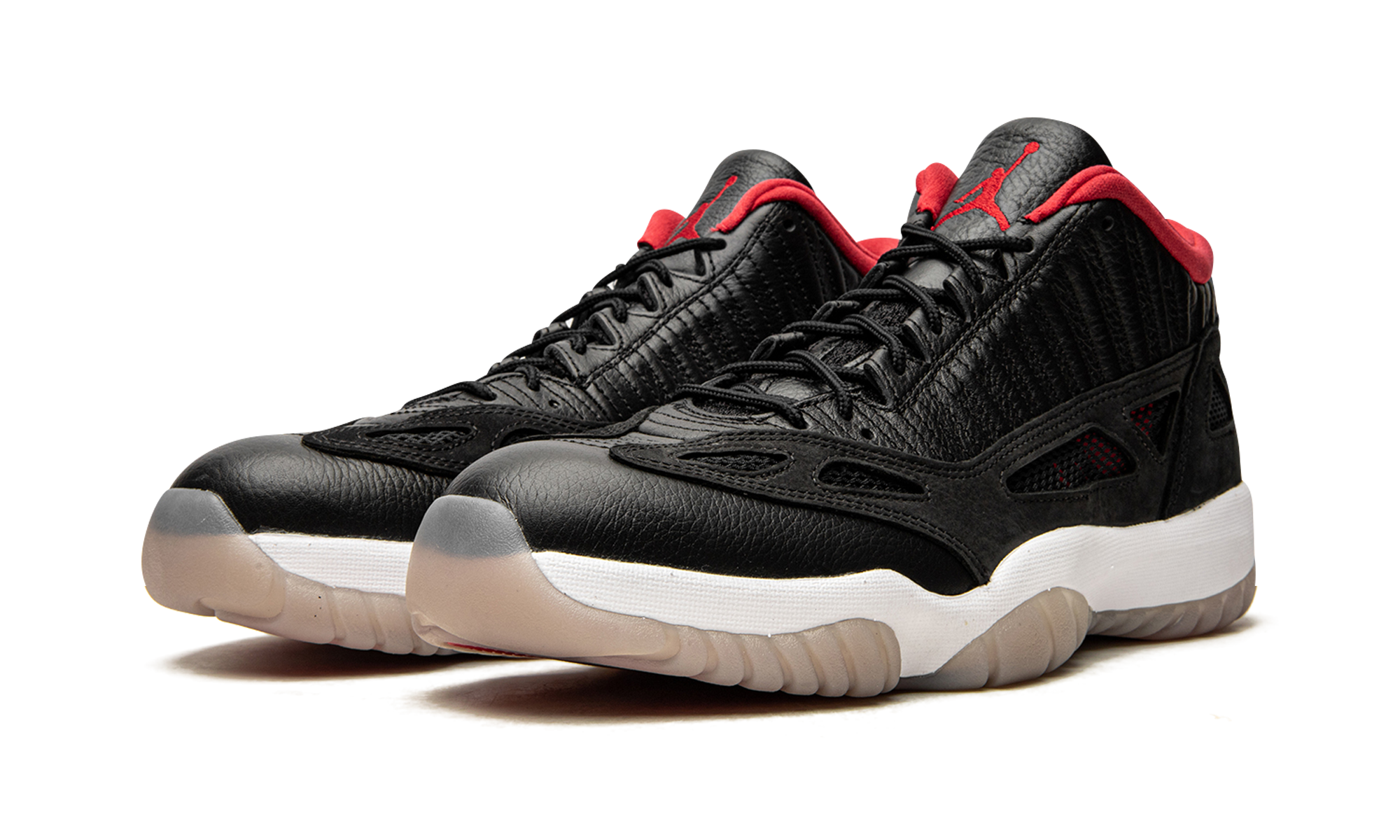Air Jordan 11 Low Ie "Bred 2021"