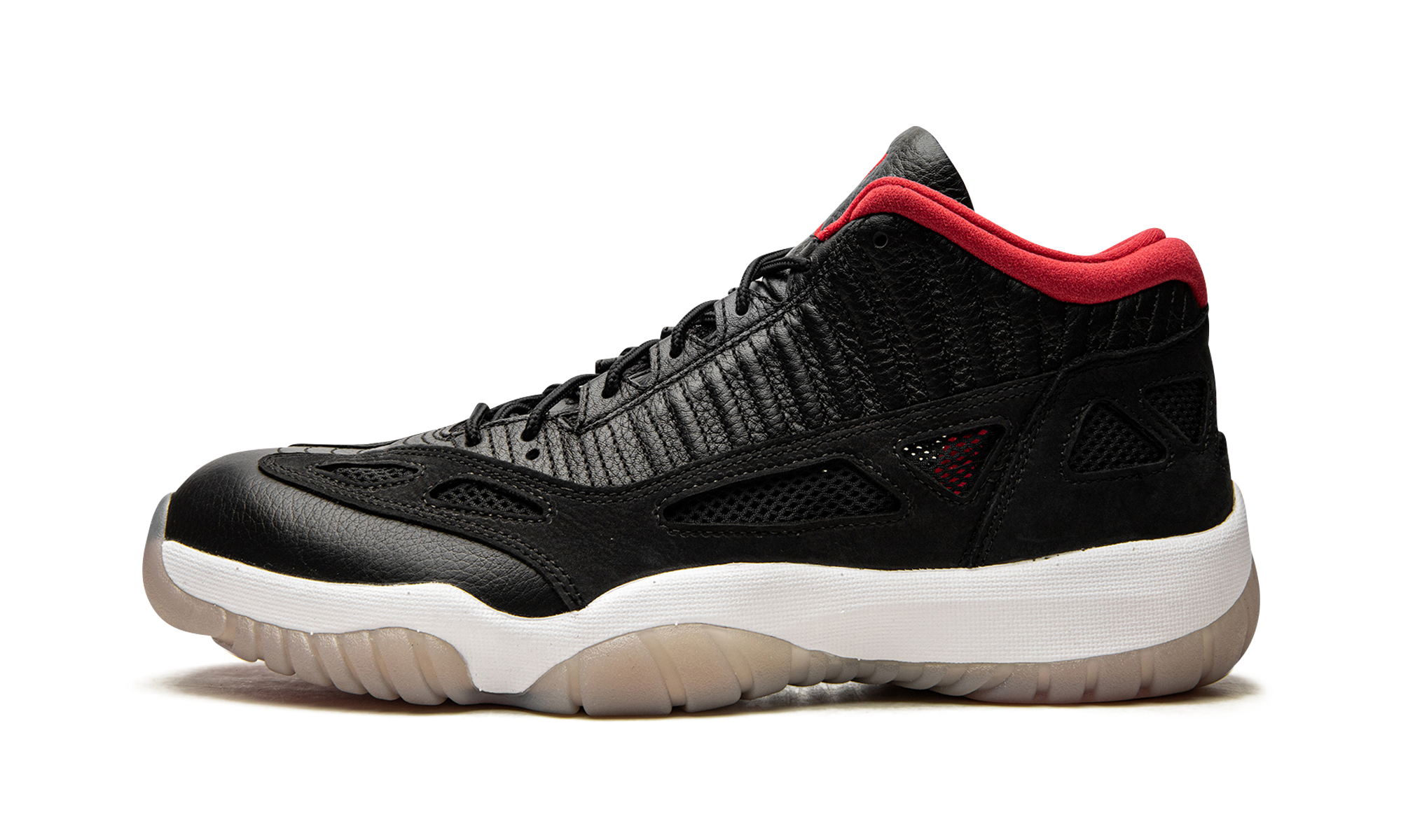 Air Jordan 11 Low Ie "Bred 2021"