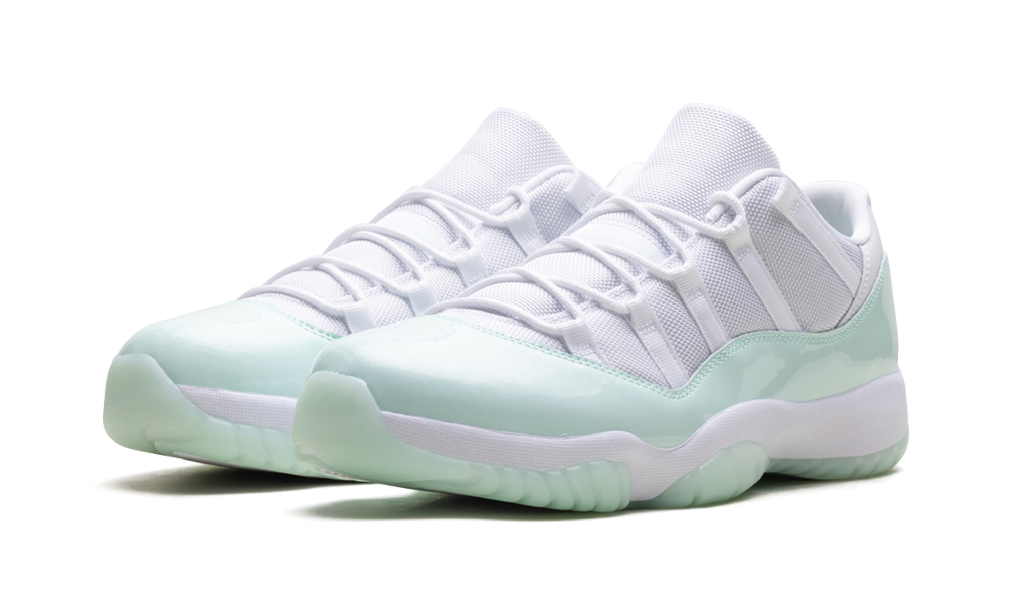 Air Jordan 11 Low Women "Igloo"