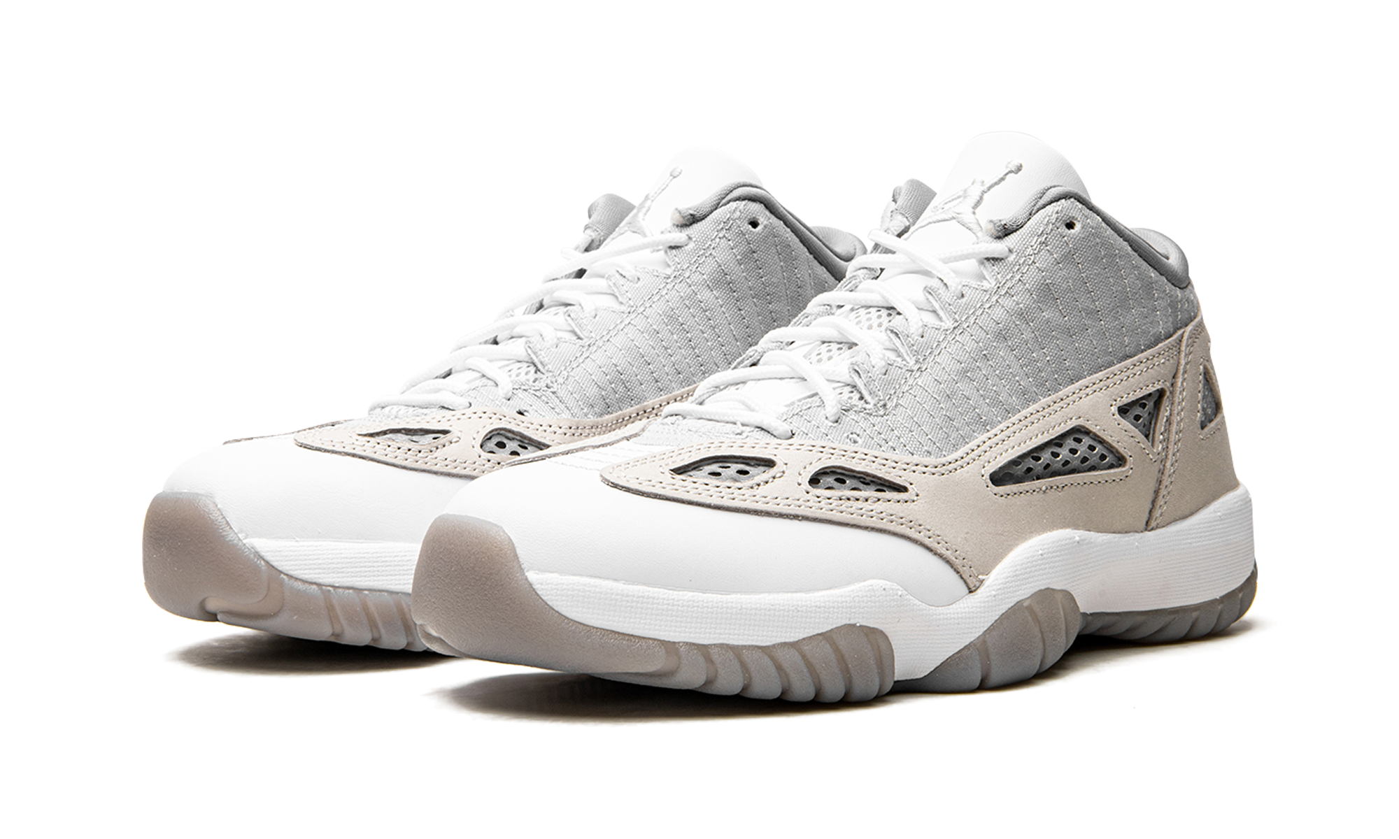 Air Jordan 11 RETRO Low Ie "'light Orewood Brown'"