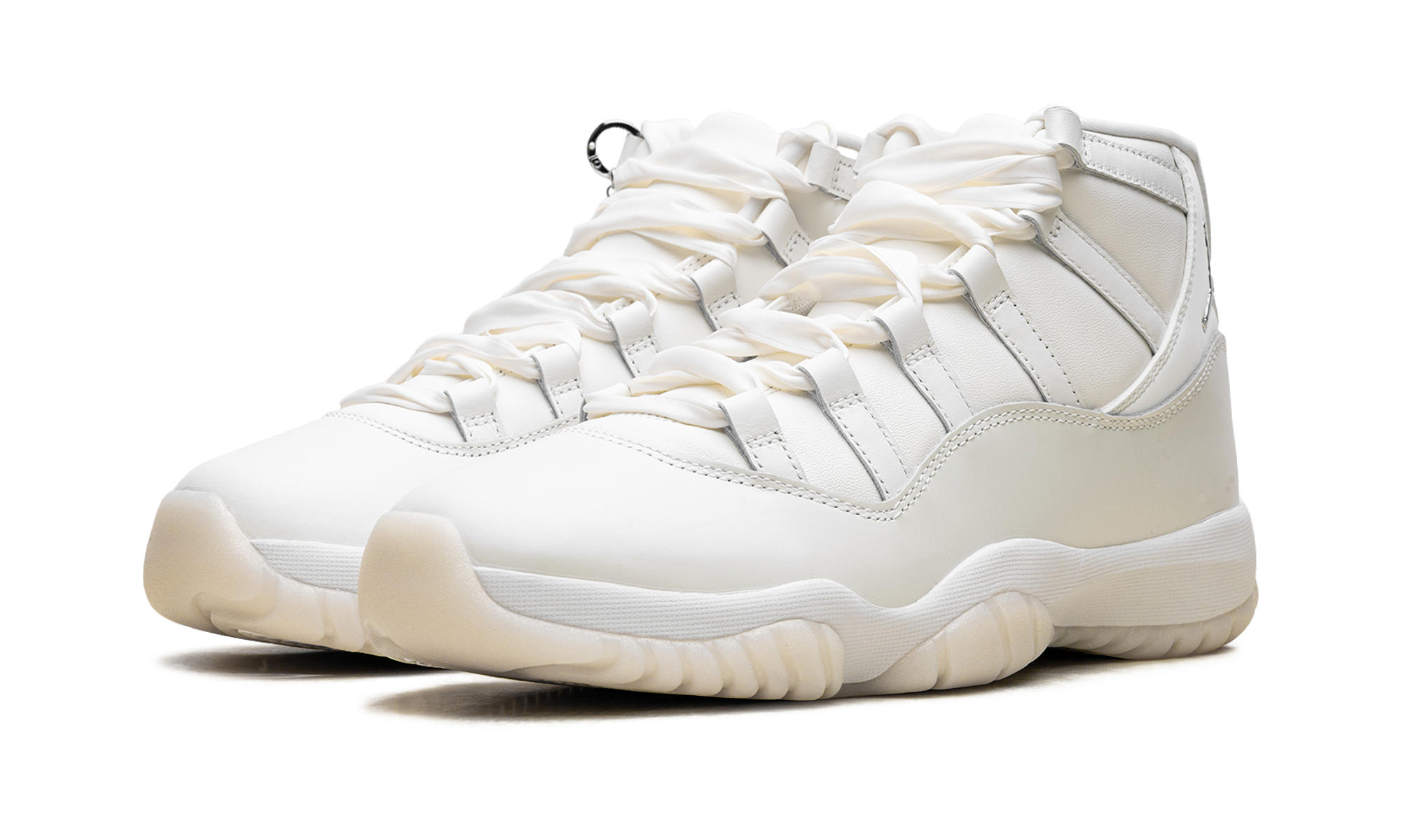 Air Jordan 11 Women "Pearl"