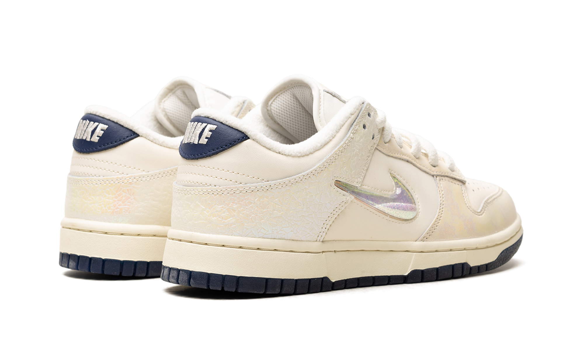 Dunk Low Jewel Women "Soft Pearl"