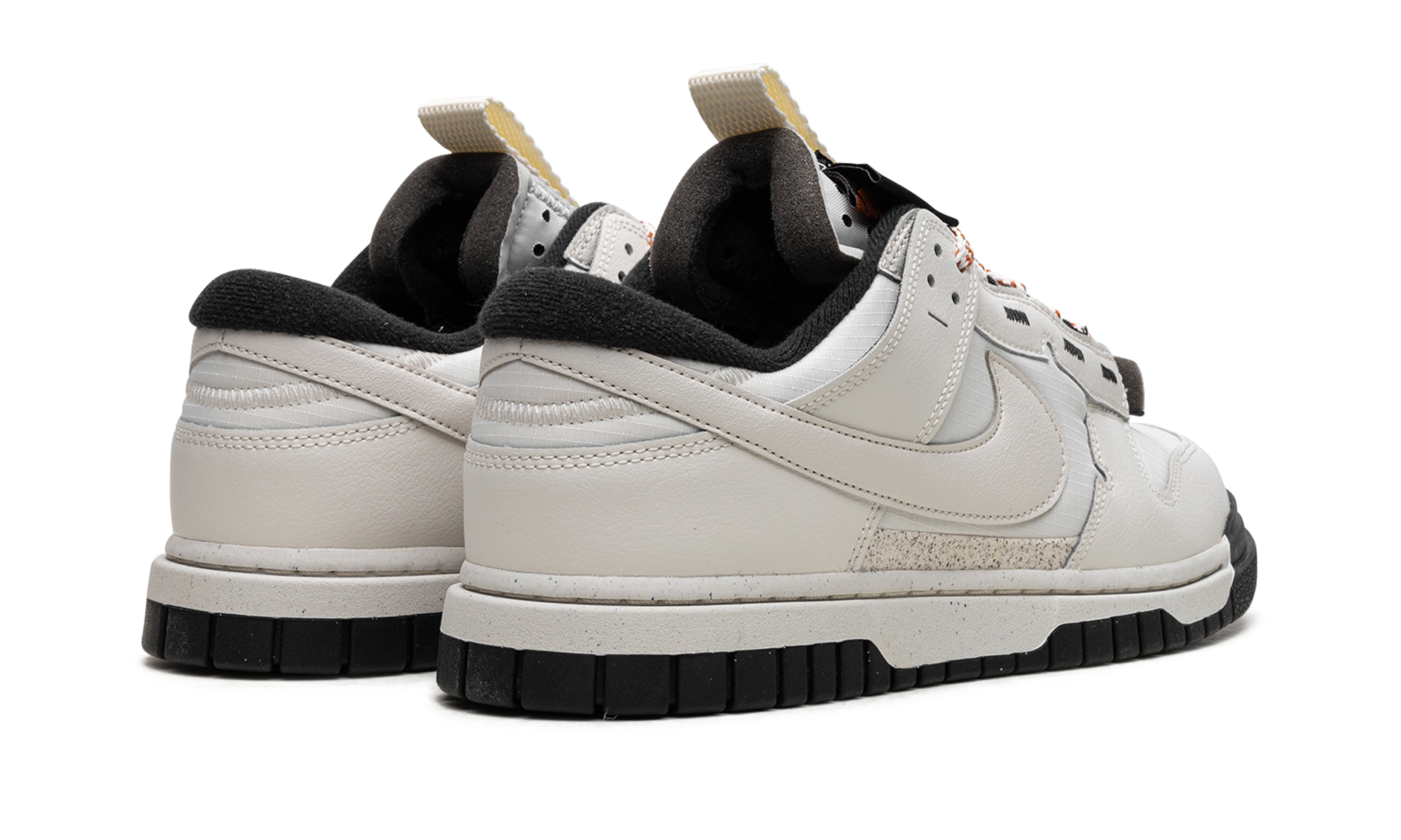 Dunk Low Remastered "Sail / Black"