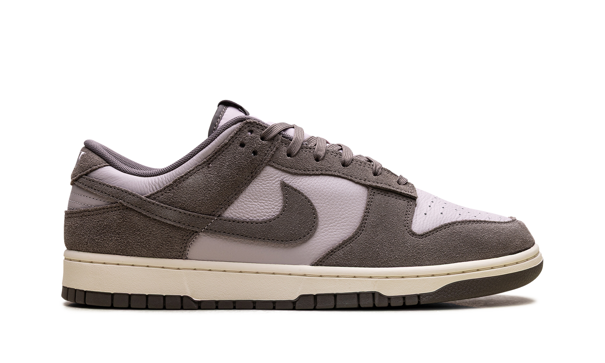 Dunk Low Se "Platinum Violet"