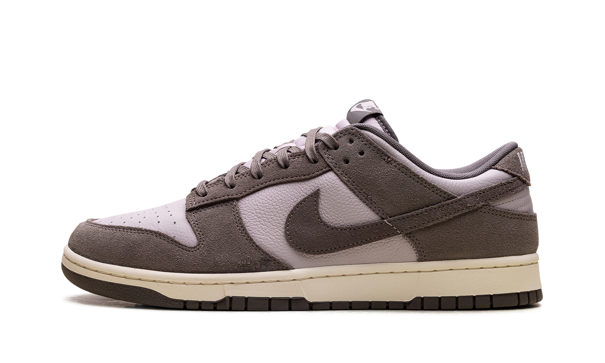 Dunk Low Se "Platinum Violet"