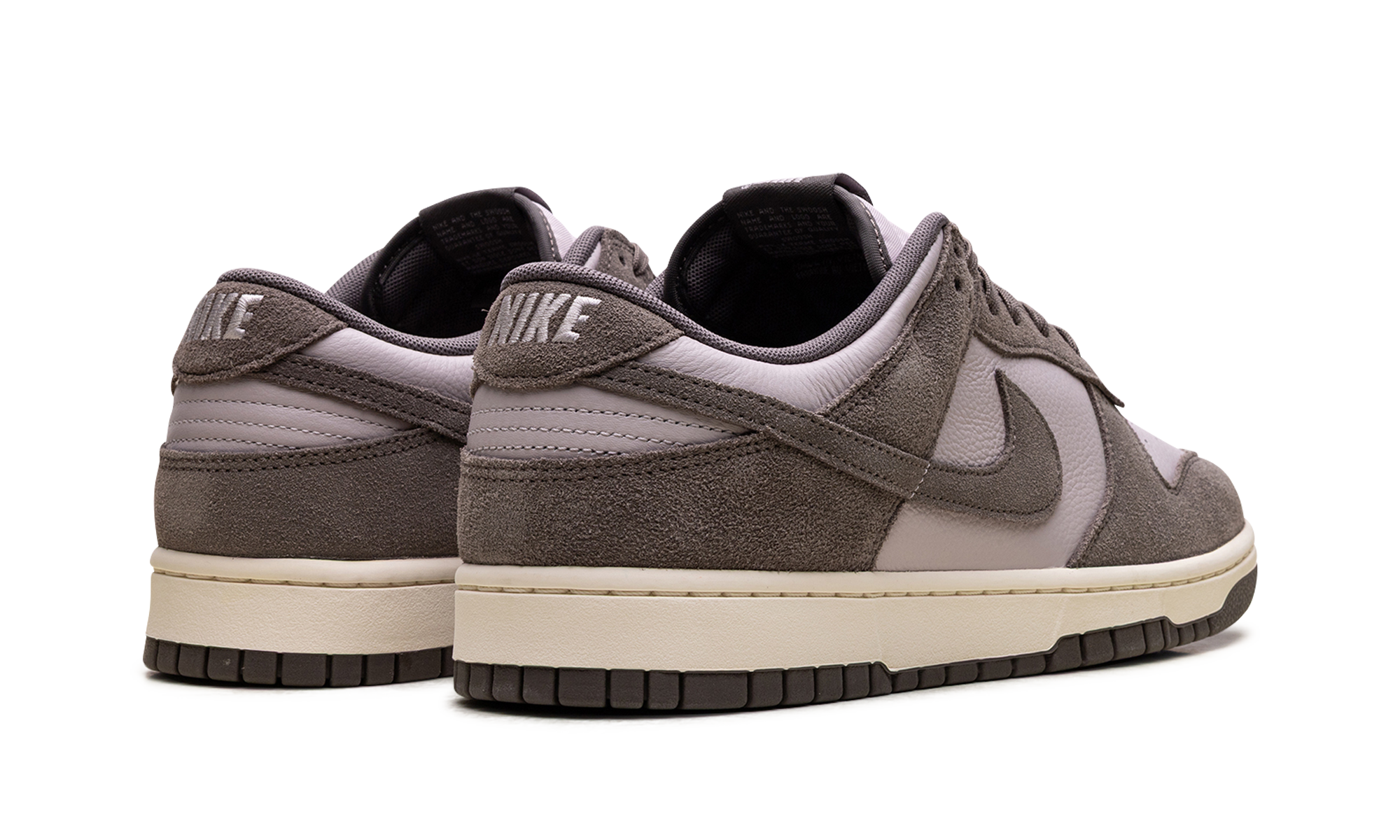 Dunk Low Se "Platinum Violet"
