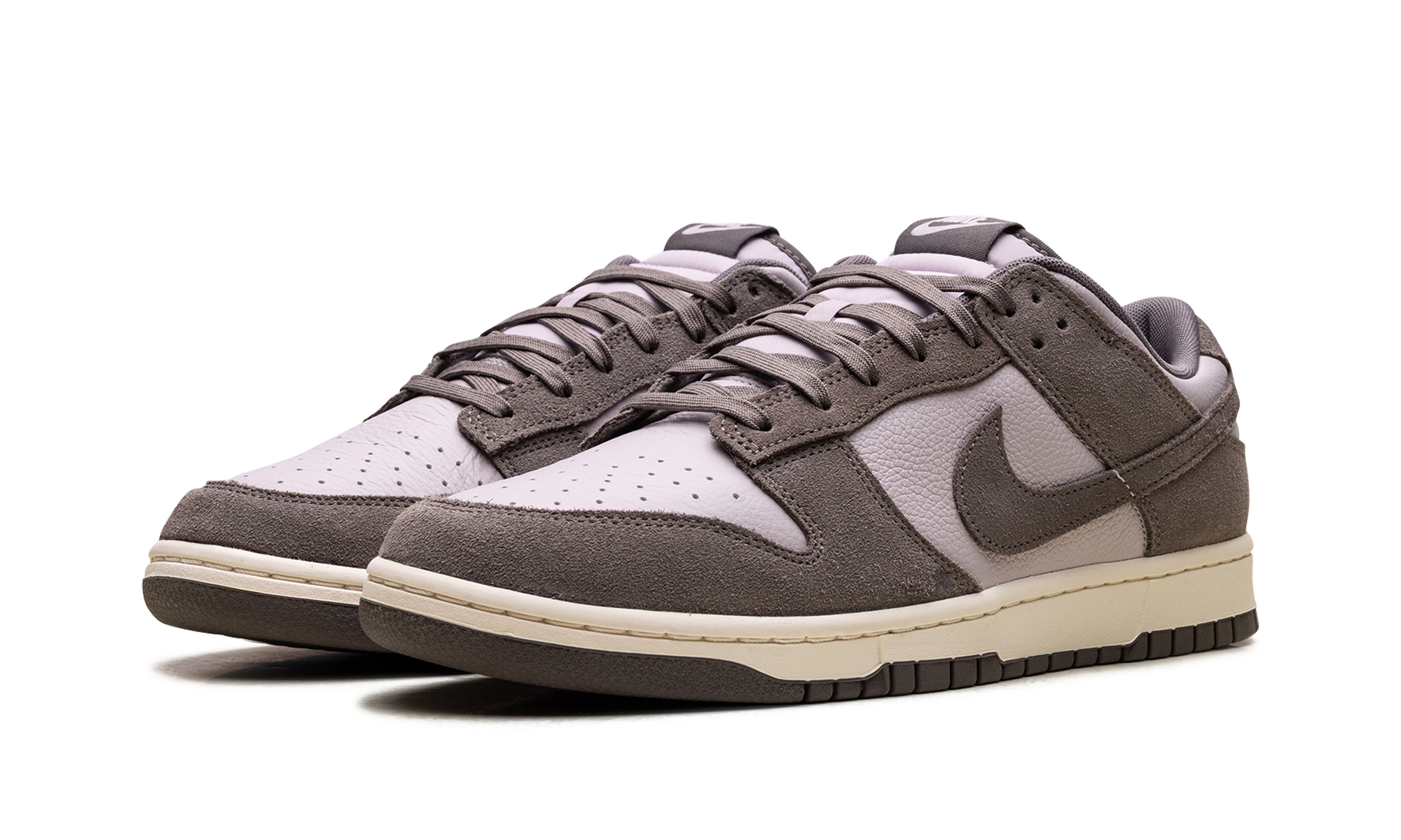 Dunk Low Se "Platinum Violet"