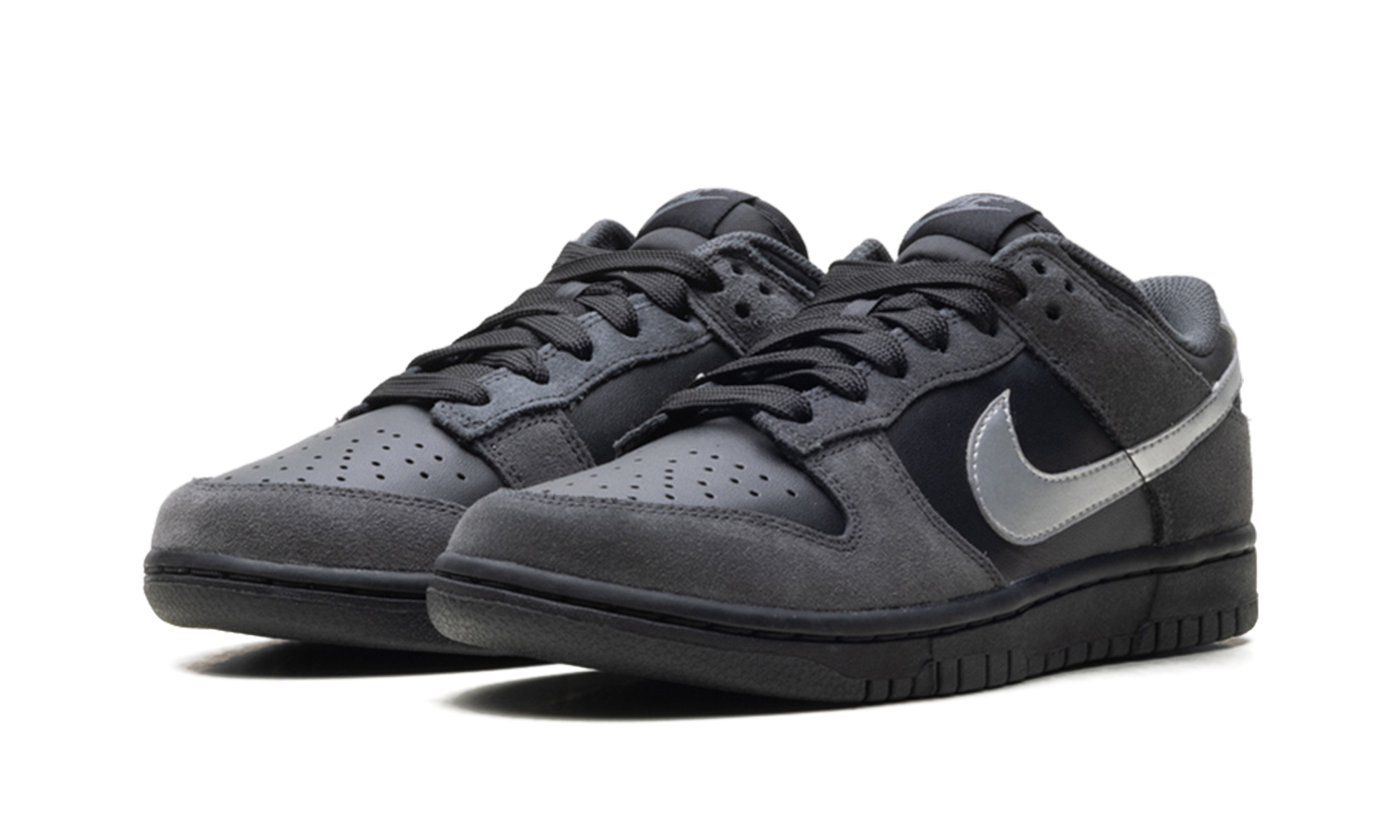 Dunk Low Women "Anthracite / Metallic Silver"