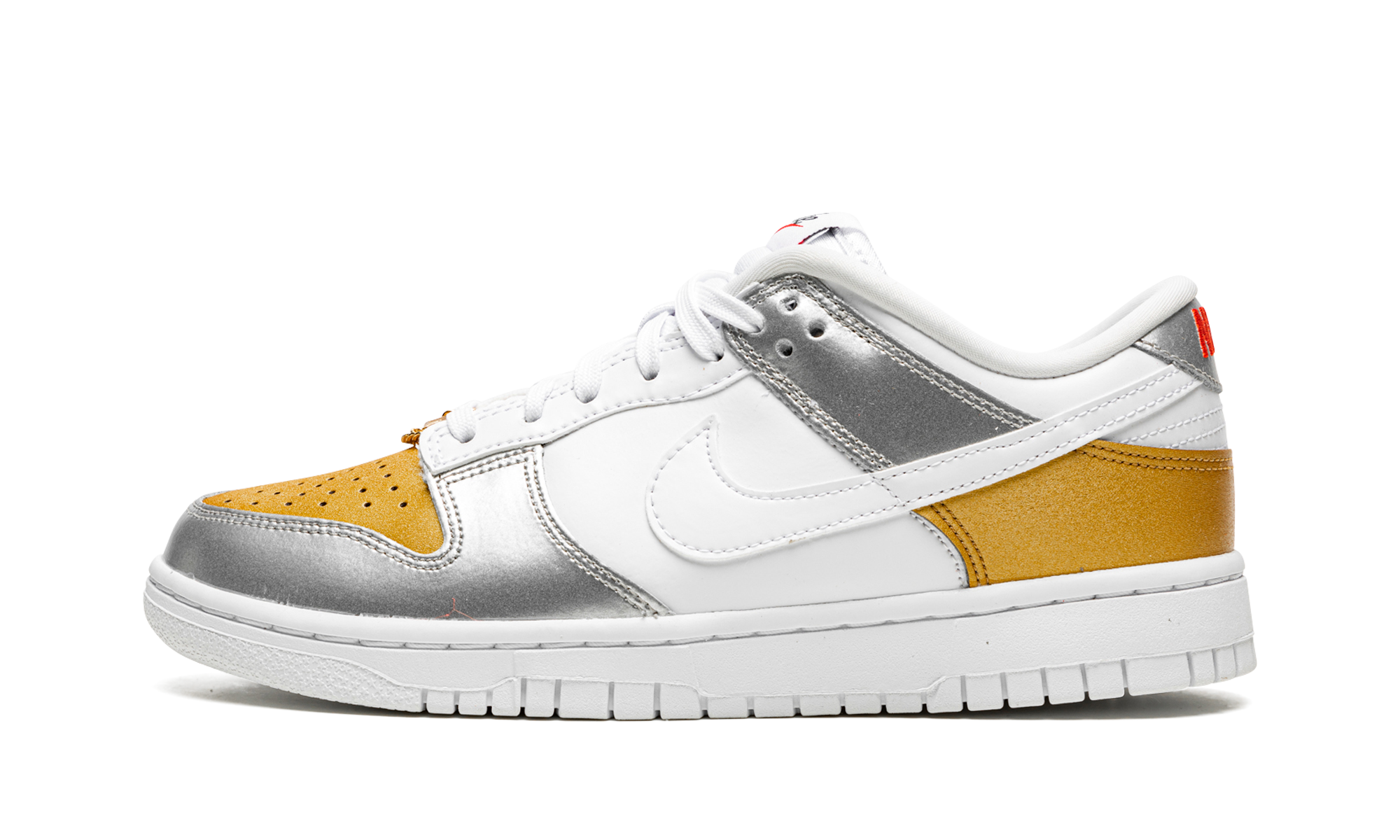 Dunk Low Women "Gold White Silver"