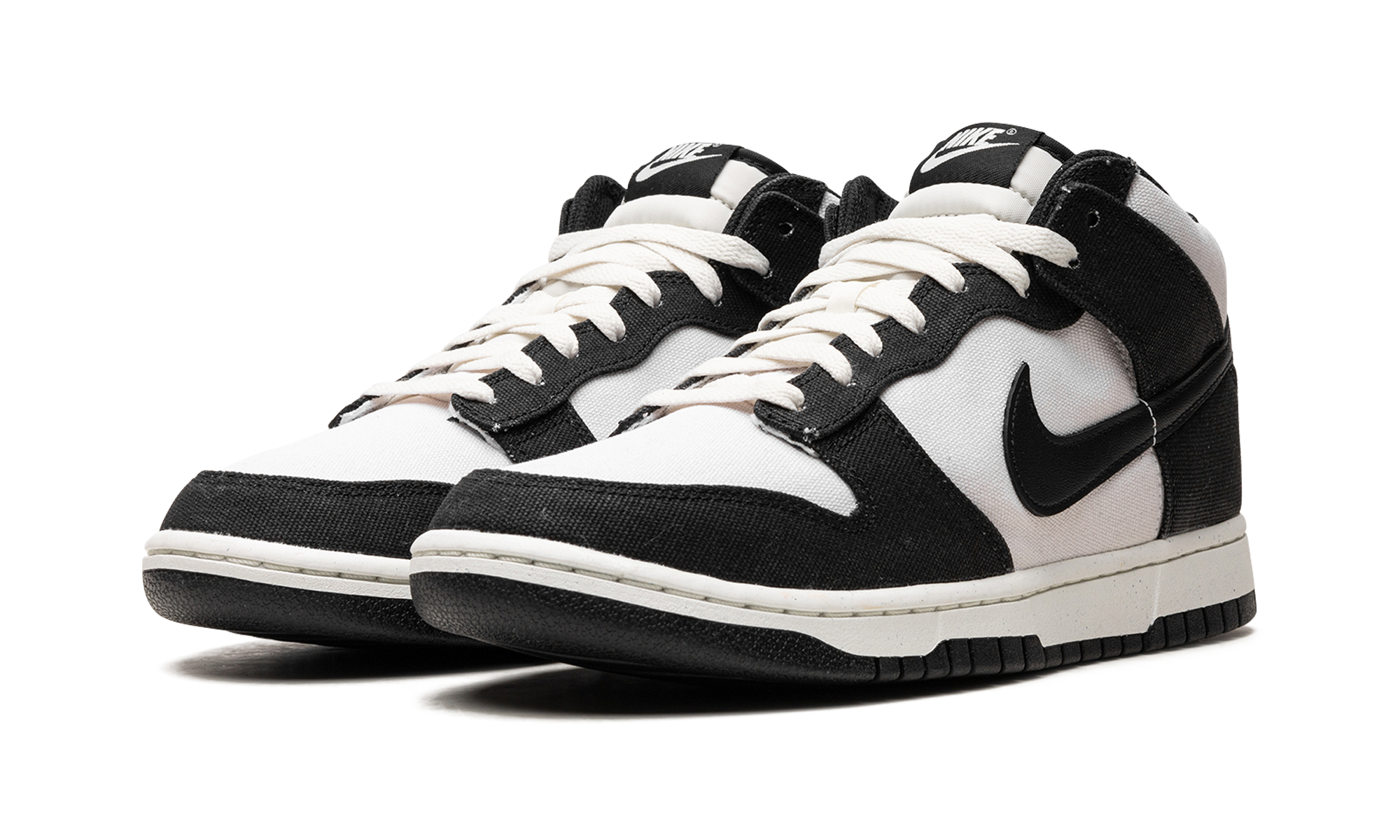 Dunk Mid "Black / White"