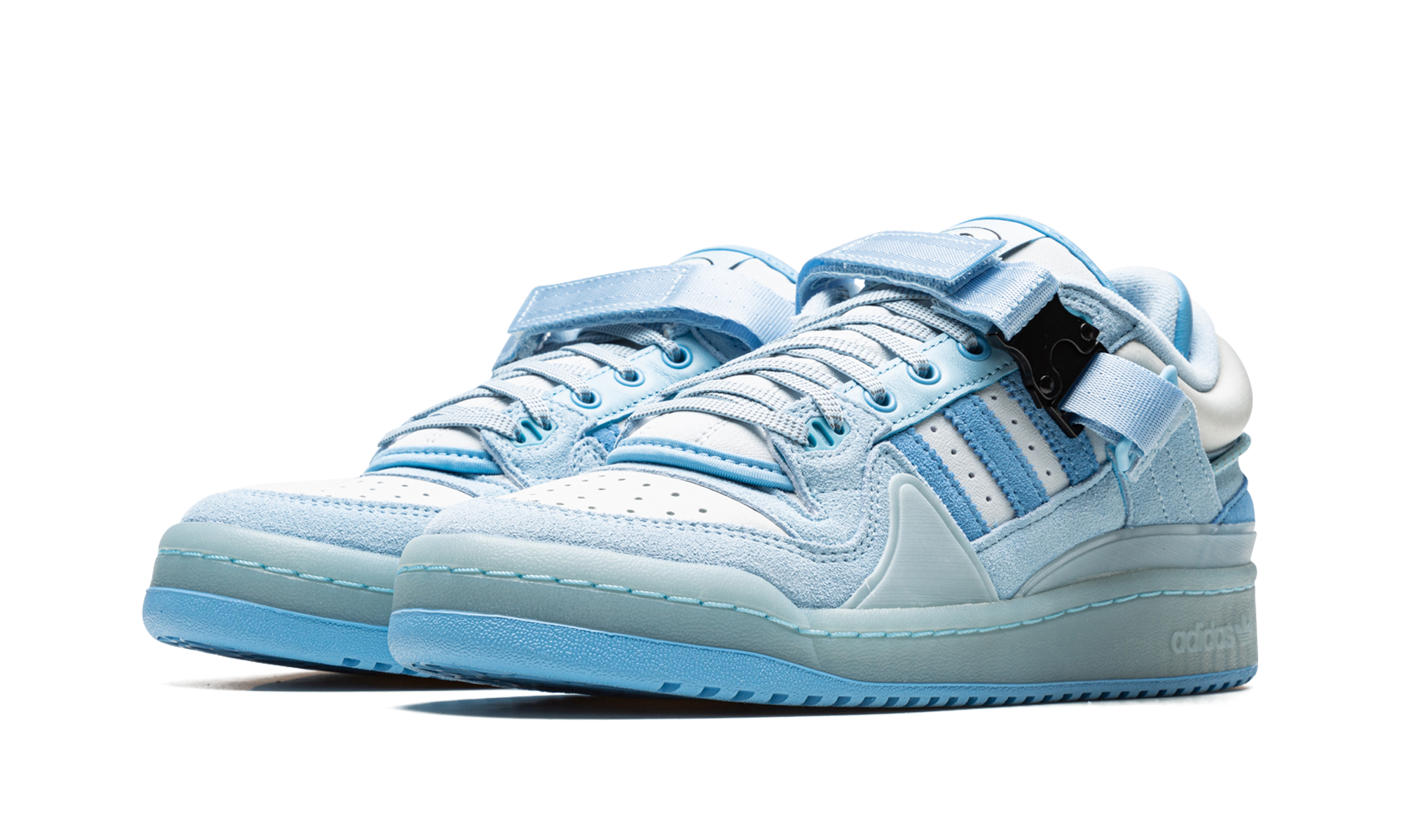 Forum Buckle Low "Bad Bunny - Blue Tint"