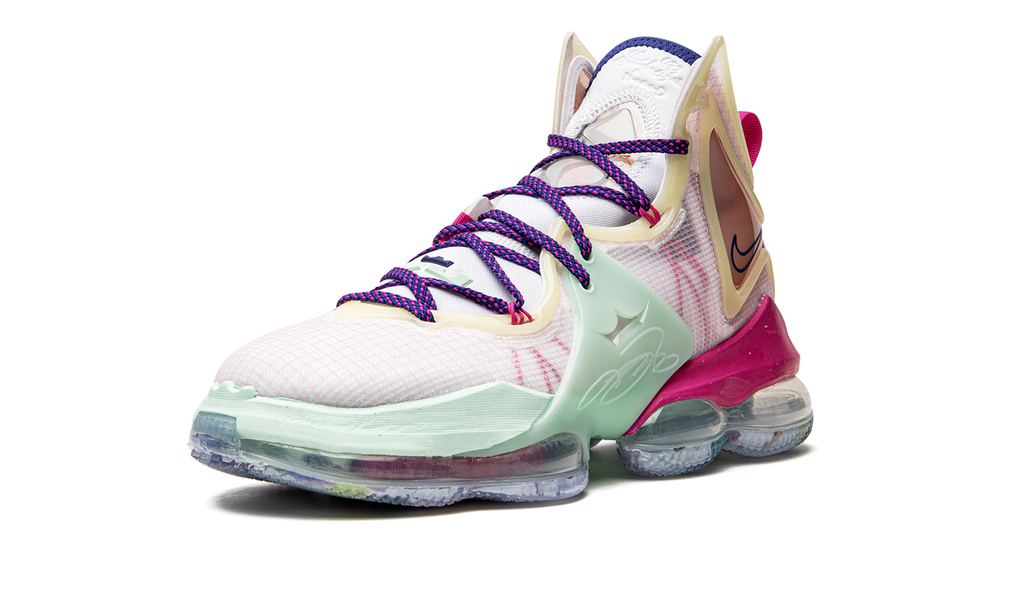 Lebron 19 "Valentine's Day"