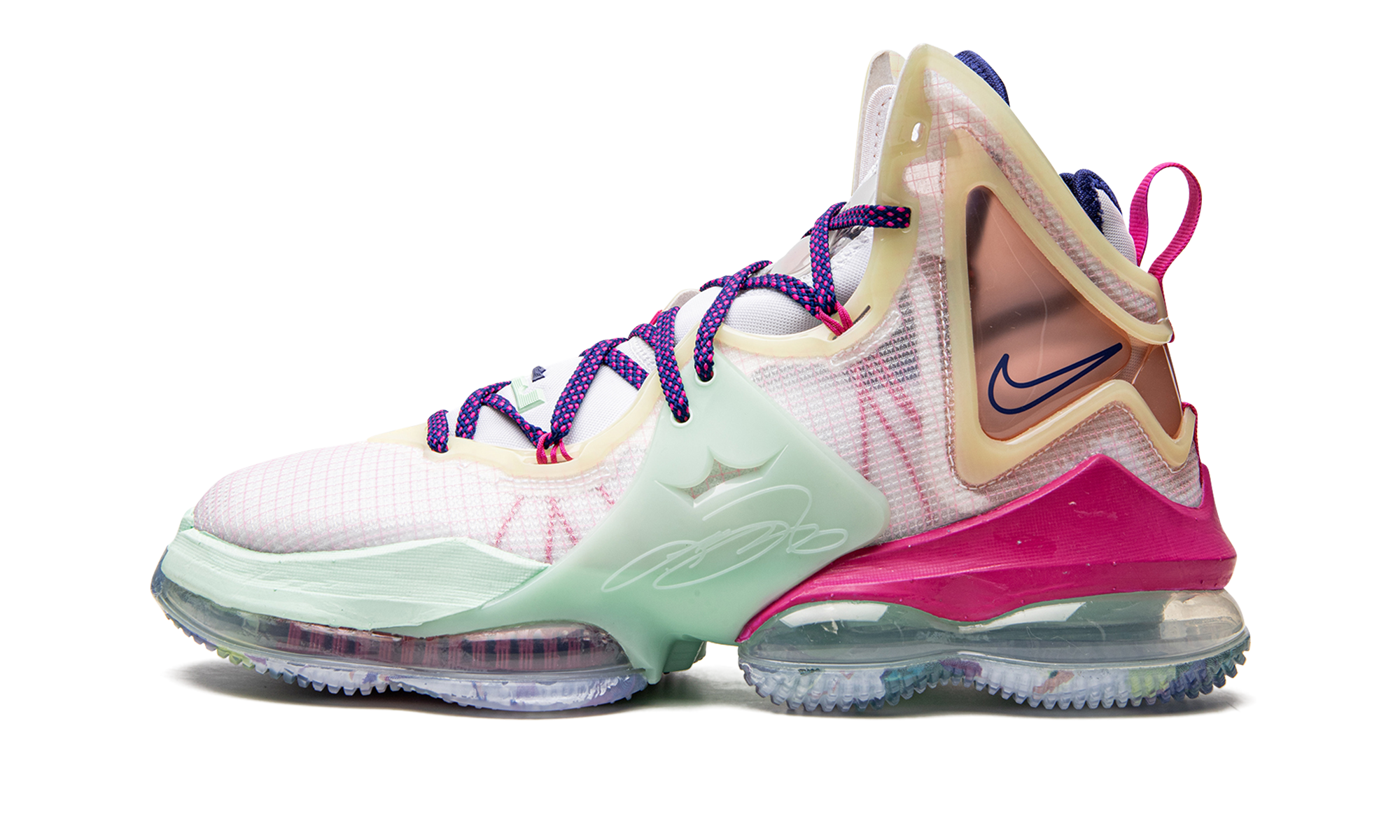 Lebron 19 "Valentine's Day"