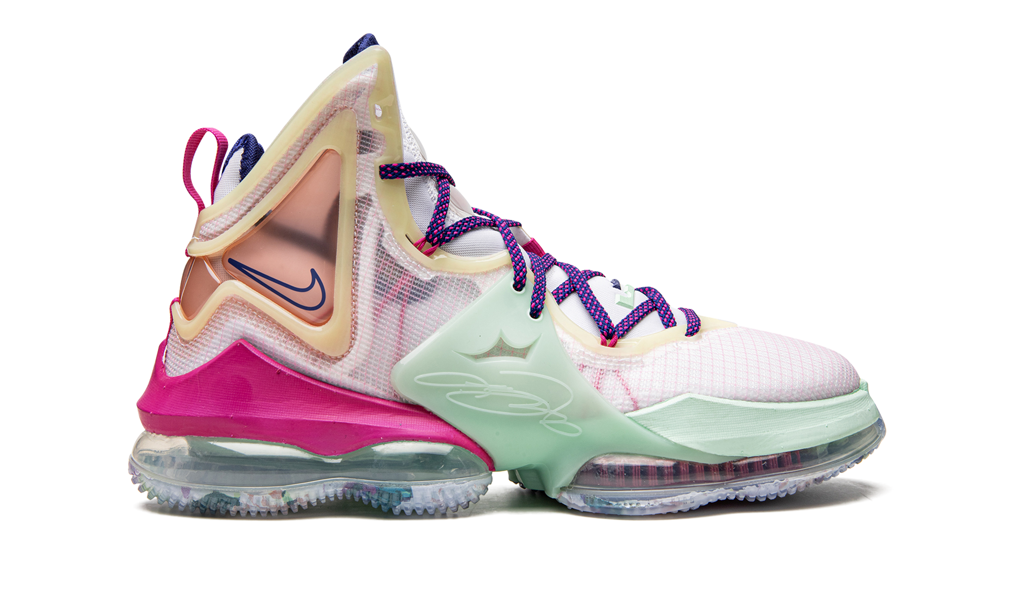 Lebron 19 "Valentine's Day"