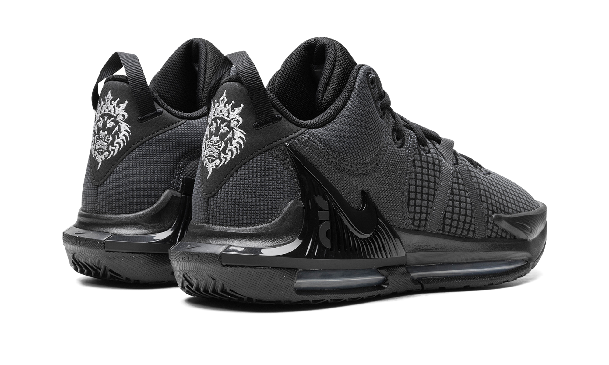 Lebron Witness 7 "Black"