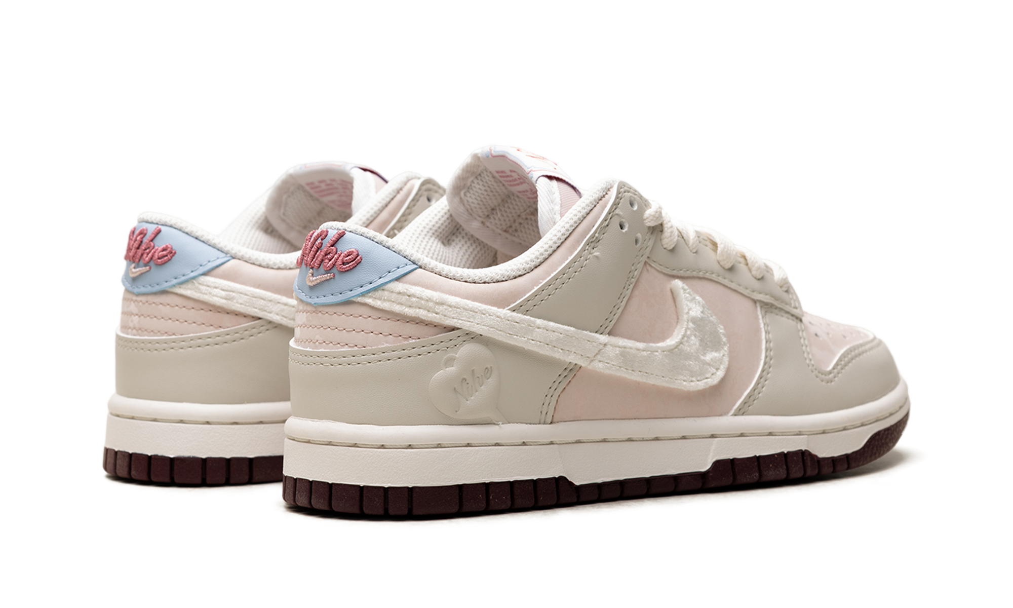 Nike Dunk Low Women "Valentine's Day"