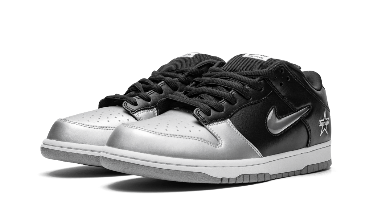 Sb Dunk Low OG QS "Supreme - Jewel Swoosh Silver/black"
