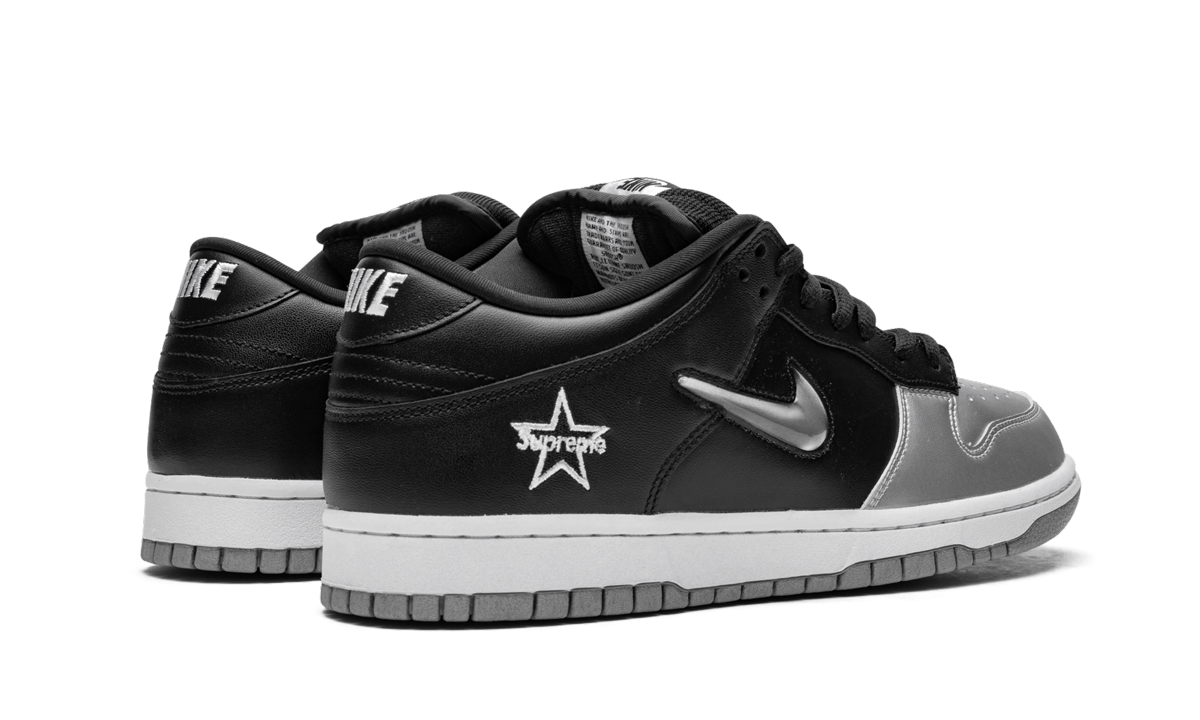 Sb Dunk Low OG QS "Supreme - Jewel Swoosh Silver/black"