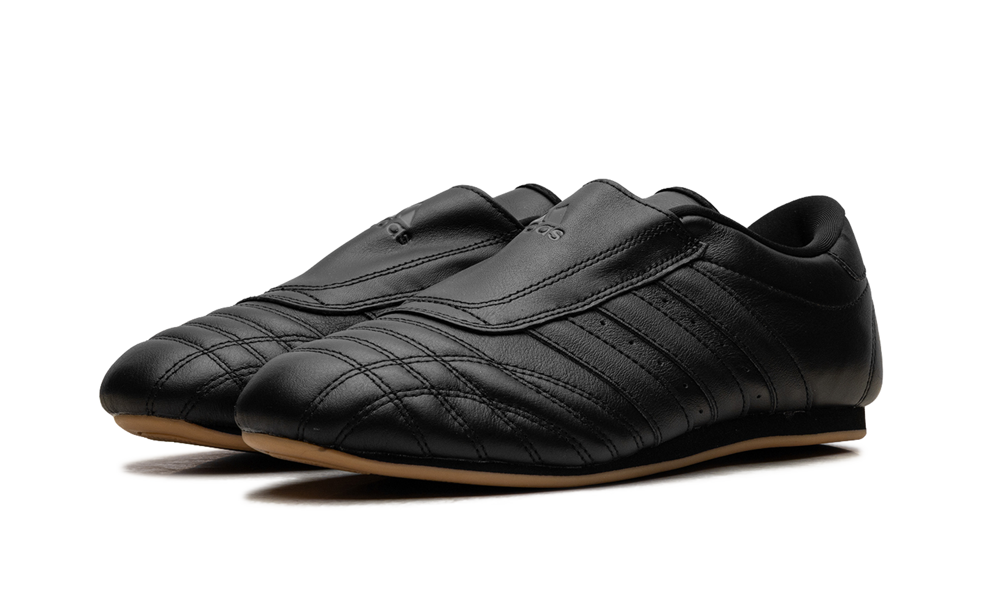 Taekwondo "Core Black / Core Black / Gum"