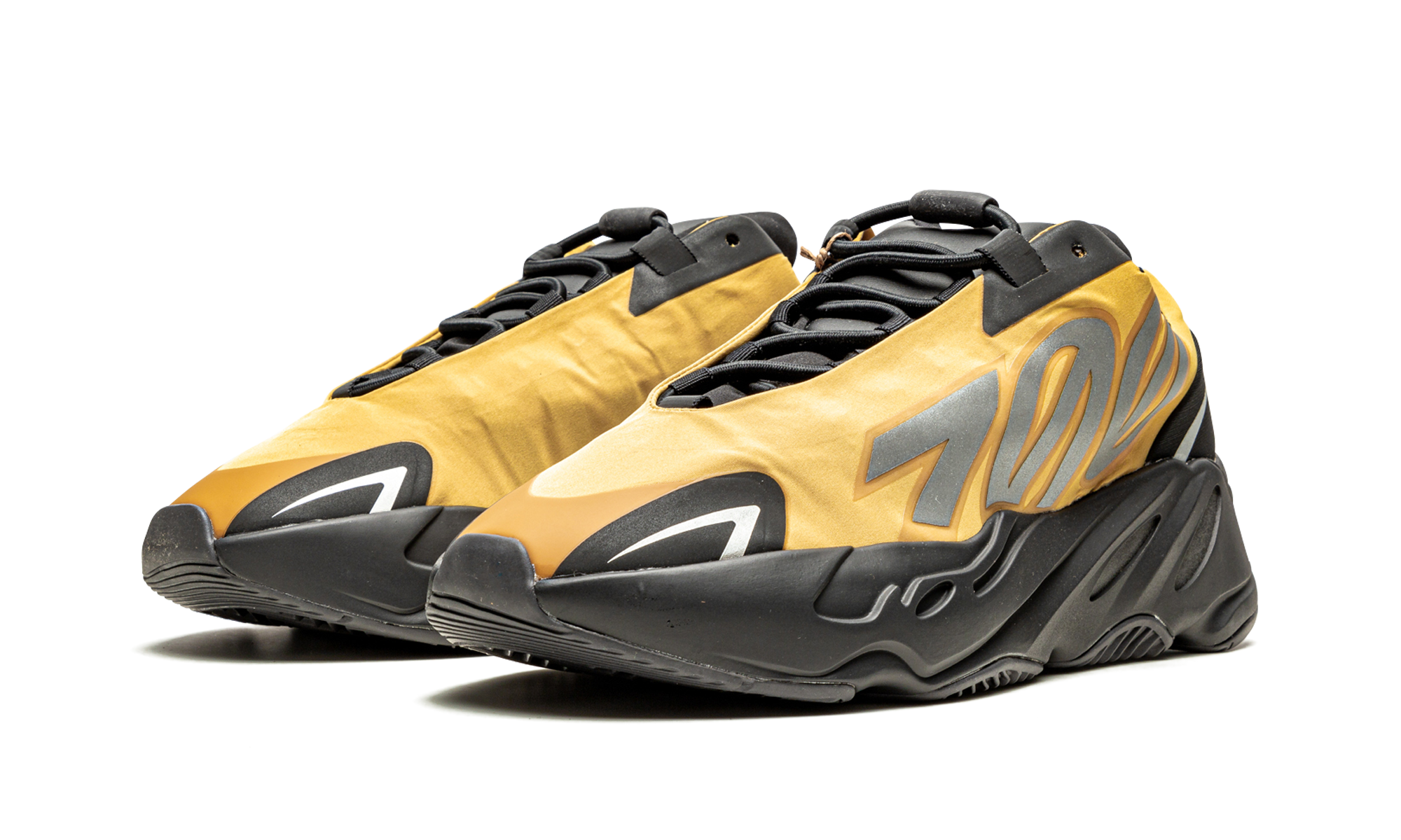 Yeezy 700 Mnvn "Honey Flux"