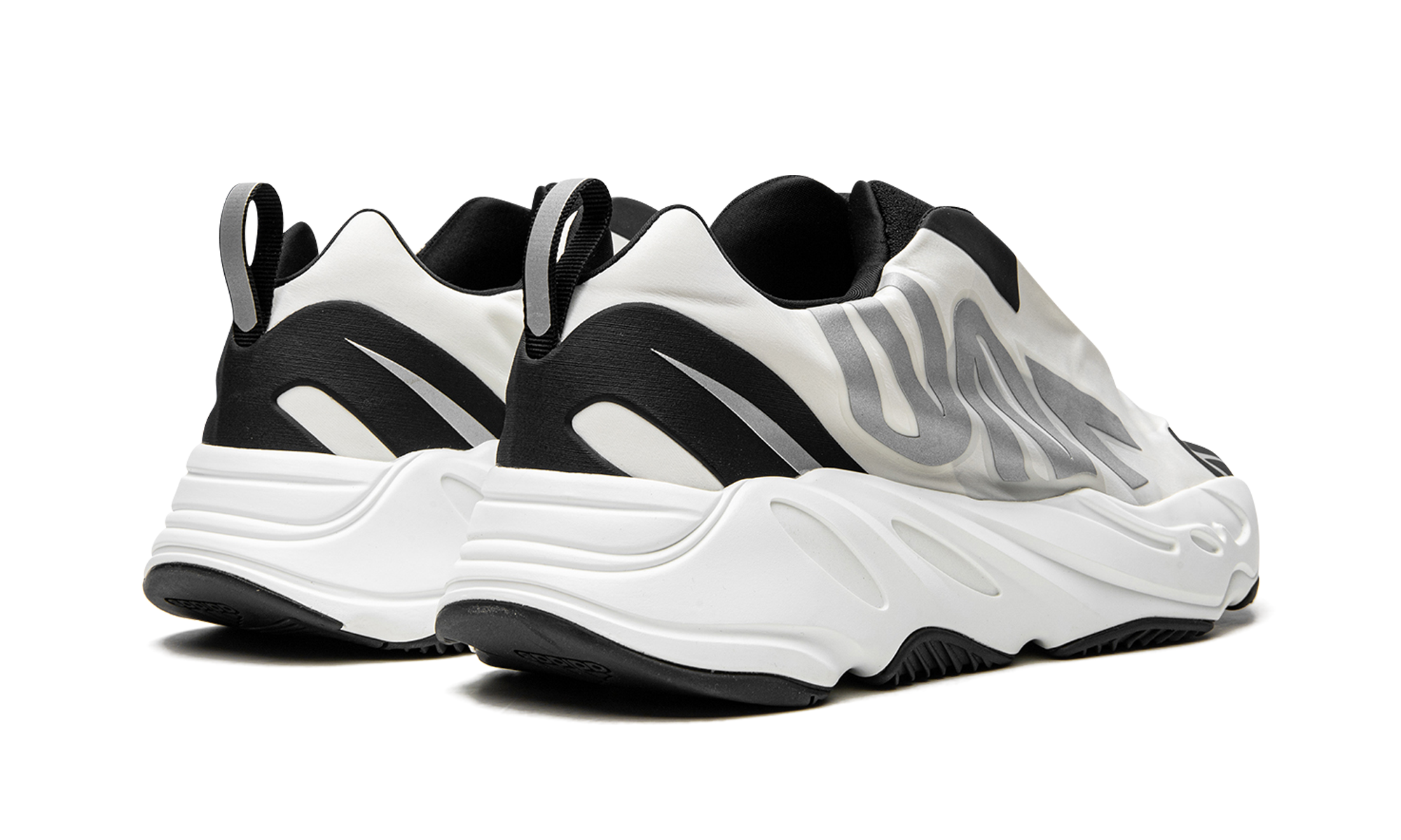 Yeezy 700 Mnvn "Laceless Analog"
